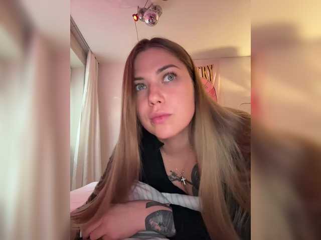 Villanelle's BongaCams show and profile