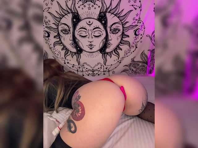 Villanelle's BongaCams show and profile