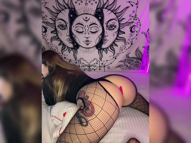 Villanelle's BongaCams show and profile