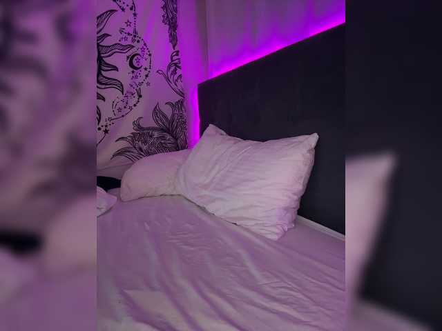 Villanelle's BongaCams show and profile