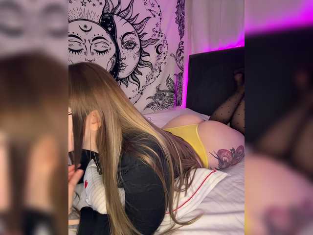 Villanelle's BongaCams show and profile