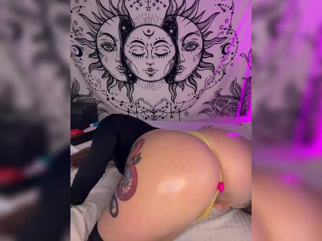 Villanelle's BongaCams show and profile