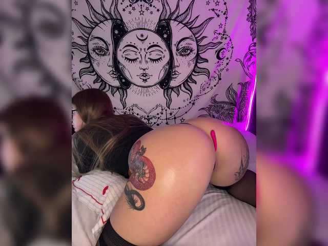 Villanelle's BongaCams show and profile