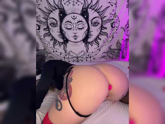 Villanelle's BongaCams show and profile