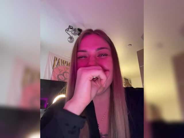 Villanelle's BongaCams show and profile