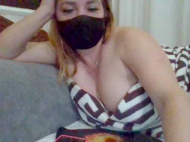 Kimmmmis from BongaCams