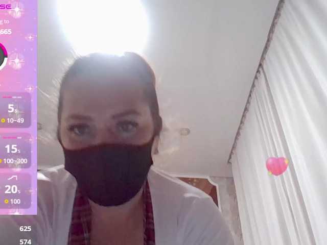 Kimmmmis from BongaCams