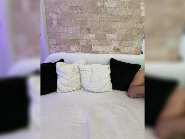 Honeycouple's BongaCams show and profile