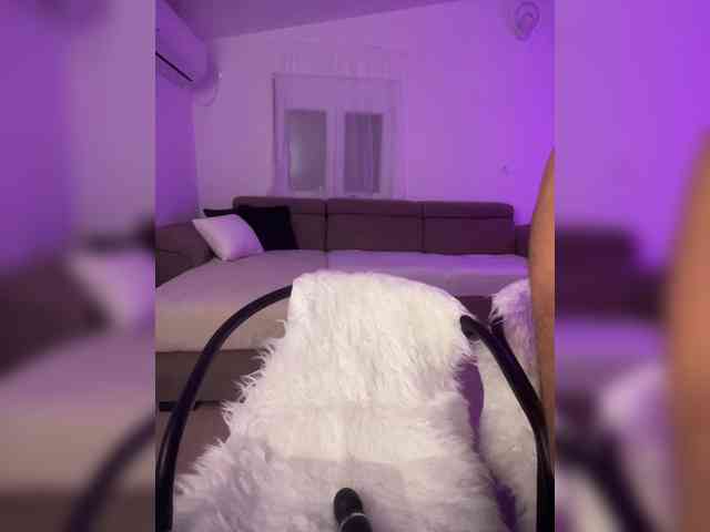 Honeycouple Live Webcam on {site_name}