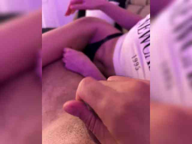 webcam chat room Honeycouple