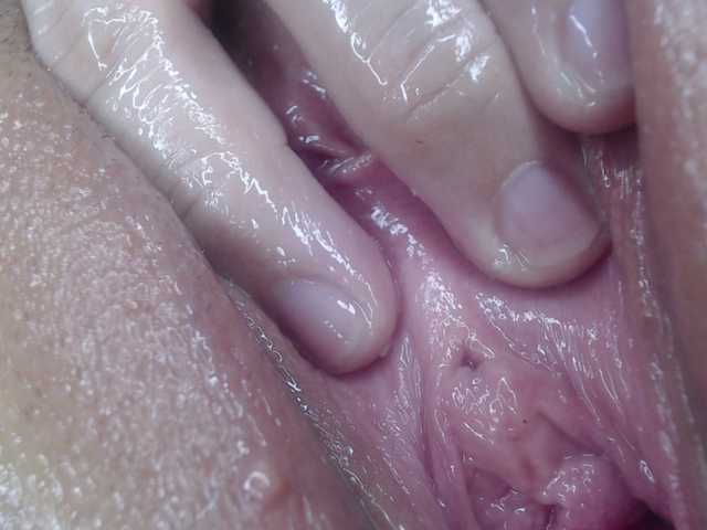 fisting-roxy's BongaCams show and profile