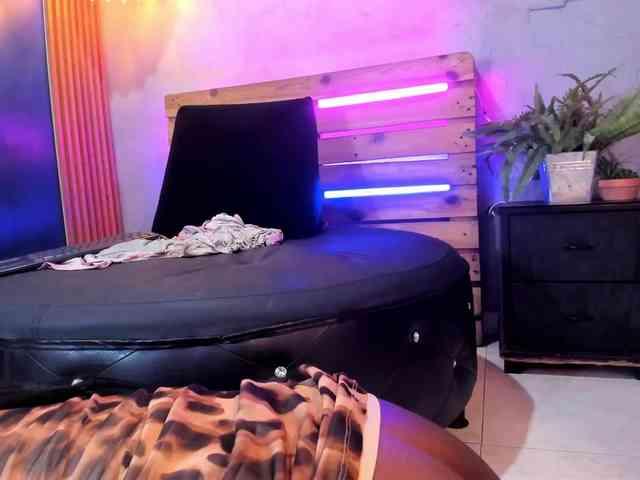 sofia-ebony sofia-ebony