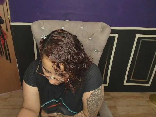 le modèle celestte_BDSM est en webcam porno dans un show sur le site bongacams, il possède les tags suivants: Latino/Hispanic,Redhead,Trimmed