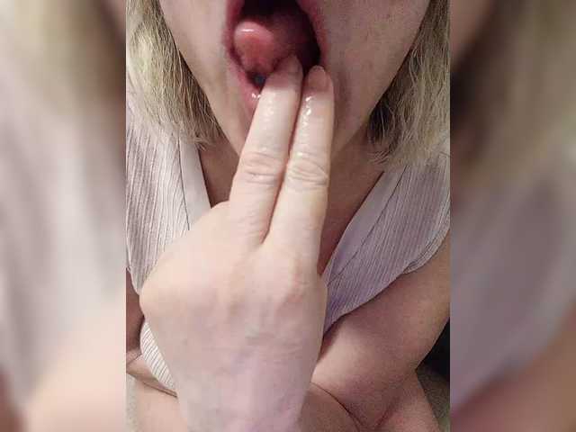 PAPILLON-S's BongaCams show and profile