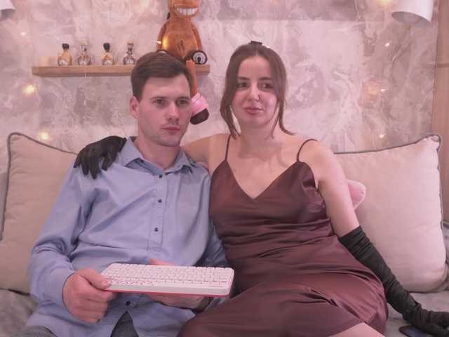 FluffyHat's BongaCams show and profile