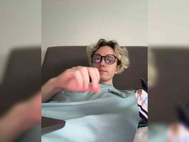 DaniilWin Live Webcam on BongaCams