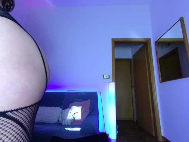 Natalie10g's BongaCams show and profile