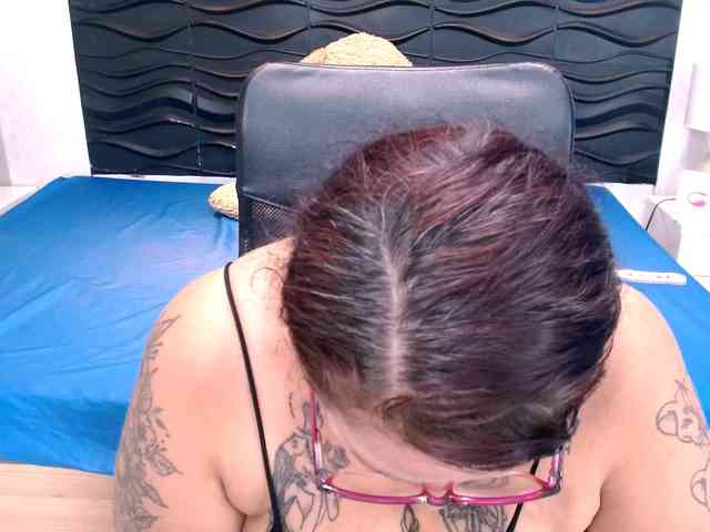 LauraRiley webcam