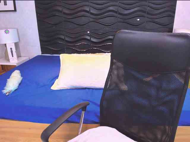 LauraRiley webcam