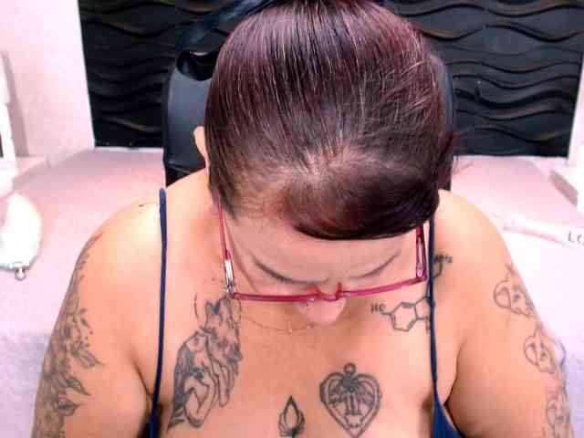 LauraRiley webcam