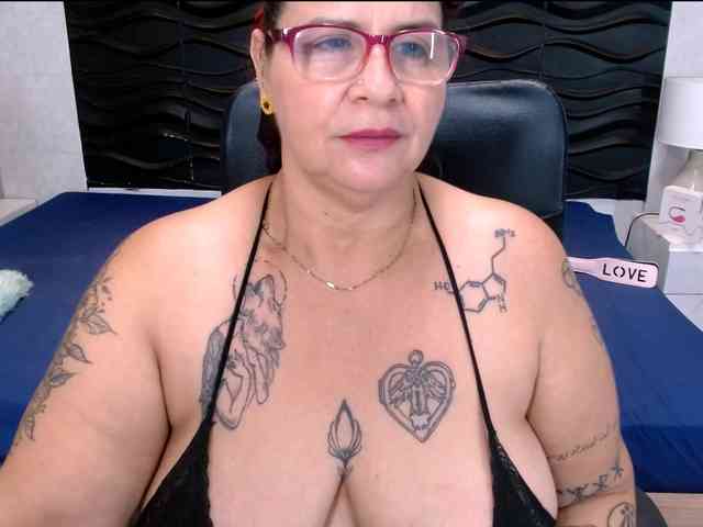 LauraRiley webcam