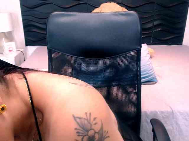LauraRiley webcam