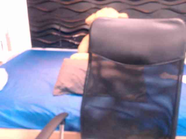 LauraRiley webcam