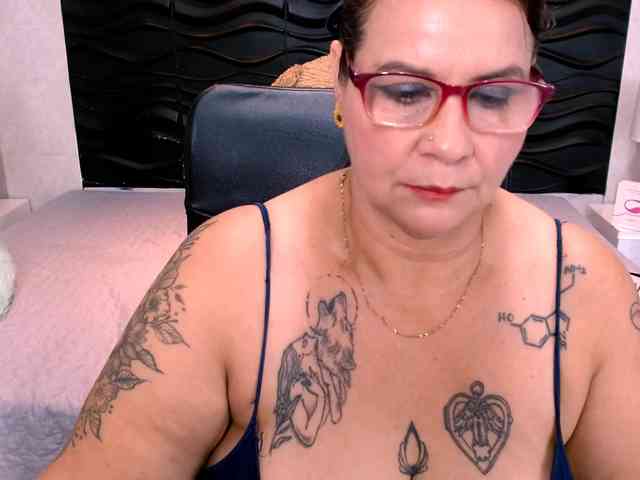 LauraRiley webcam
