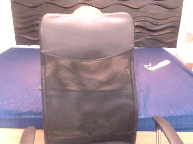 LauraRiley webcam