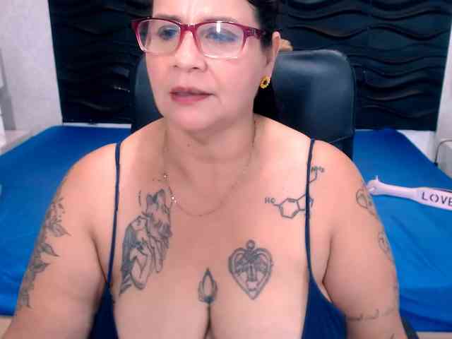LauraRiley webcam