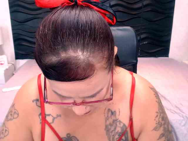 LauraRiley webcam