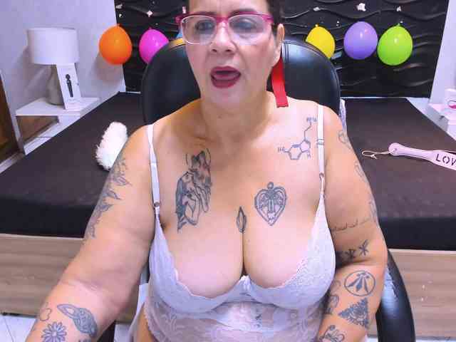 LauraRiley webcam