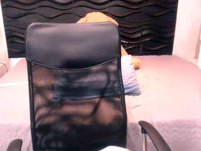 LauraRiley webcam