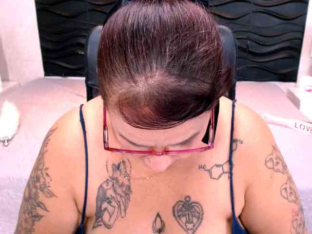 LauraRiley webcam