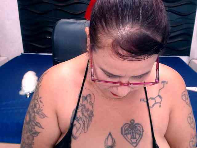 LauraRiley webcam
