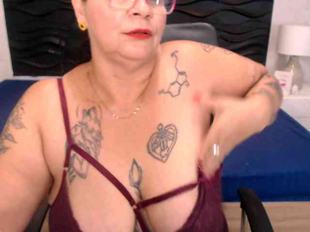 LauraRiley webcam