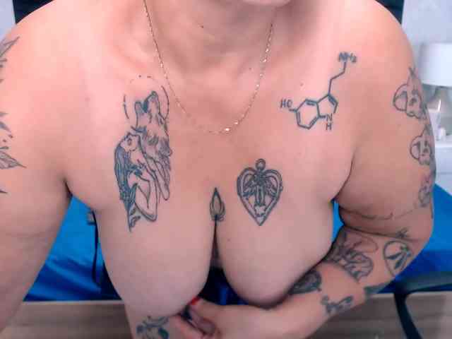 LauraRiley webcam