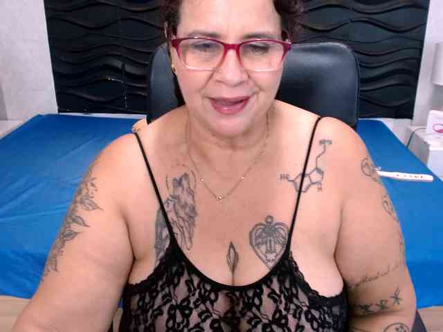 LauraRiley Live Webcam on BongaCams