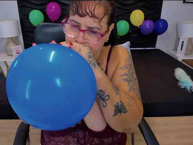 LauraRiley webcam