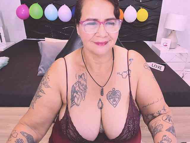 LauraRiley webcam