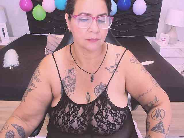 LauraRiley webcam