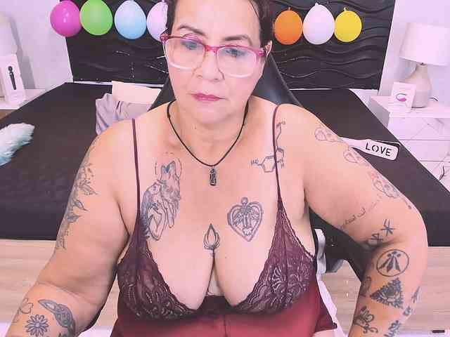 LauraRiley webcam
