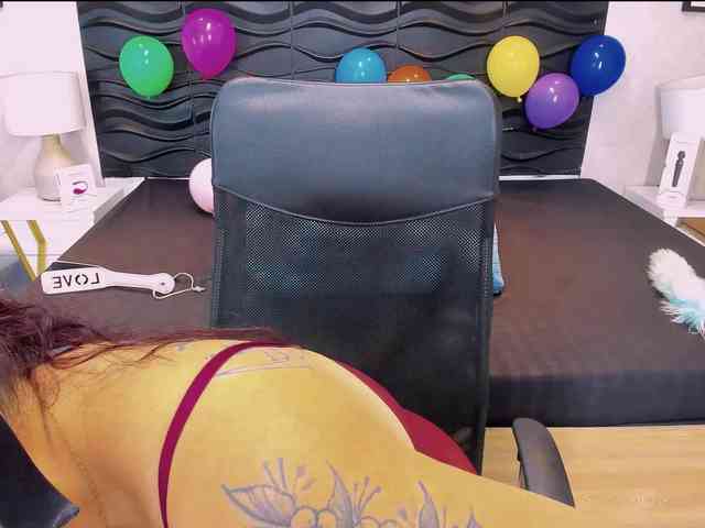 LauraRiley webcam