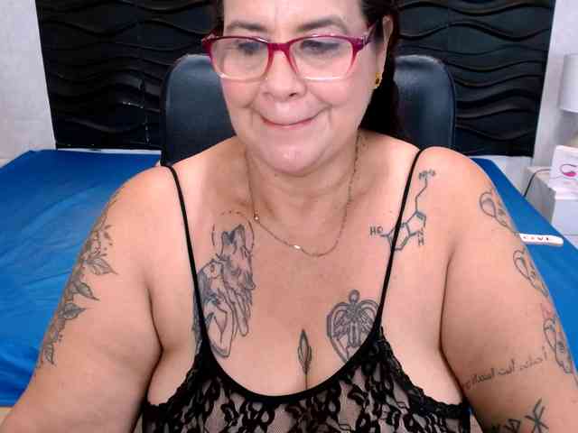 chat cam to cam LauraRiley