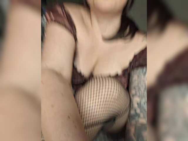 YoungMilf from BongaCams