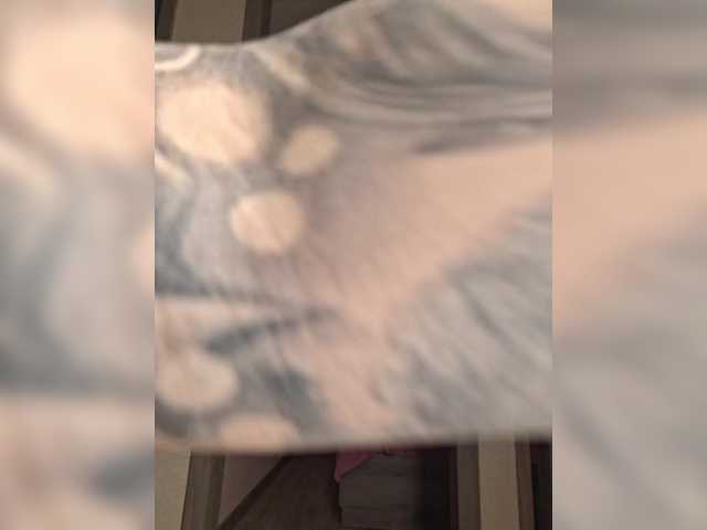 YoungMilf's BongaCams show and profile