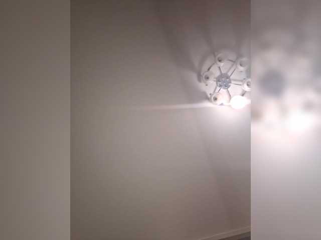 YoungMilf's BongaCams show and profile