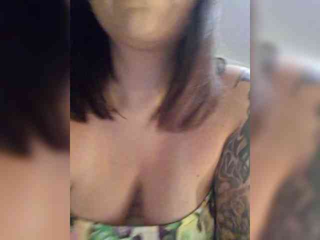 YoungMilf Live Webcam on BongaCams