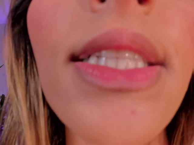 MelissaMoore webcam