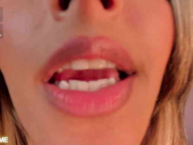 MelissaMoore webcam